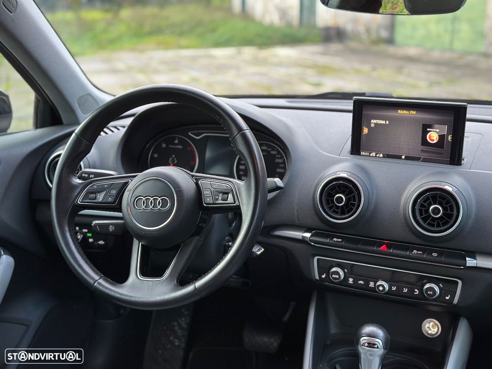 Audi A3 Sportback 1.6 TDI Sport S tronic - 32