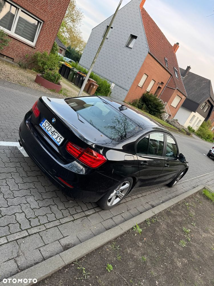 BMW Seria 3 328i xDrive Luxury Line - 3