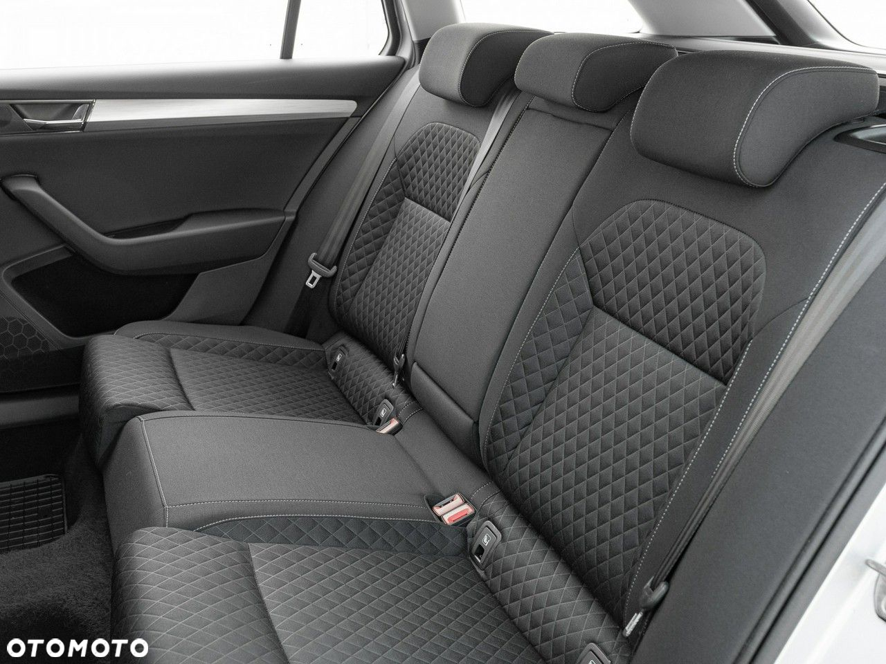Skoda Superb 2.0 TSI Ambition DSG - 28