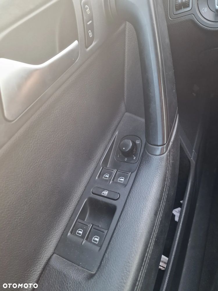 Volkswagen Passat 2.0 TDI Comfortline DSG - 6