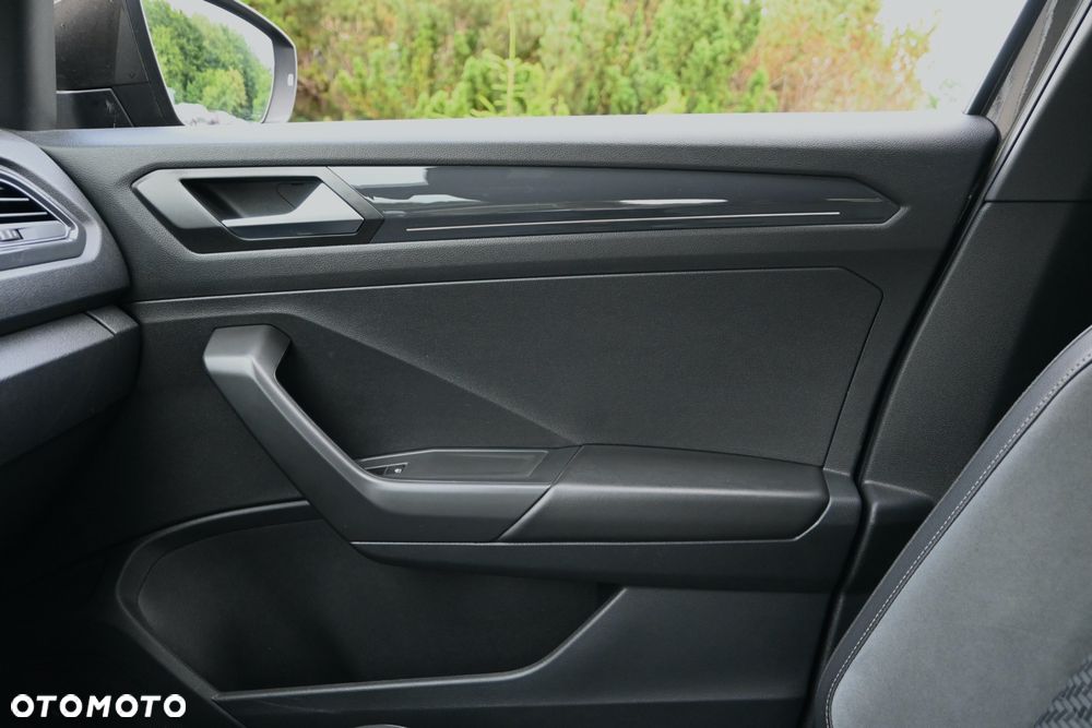 Volkswagen T-Roc 2.0 TDI SCR 4MOTION DSG R-Line - 30