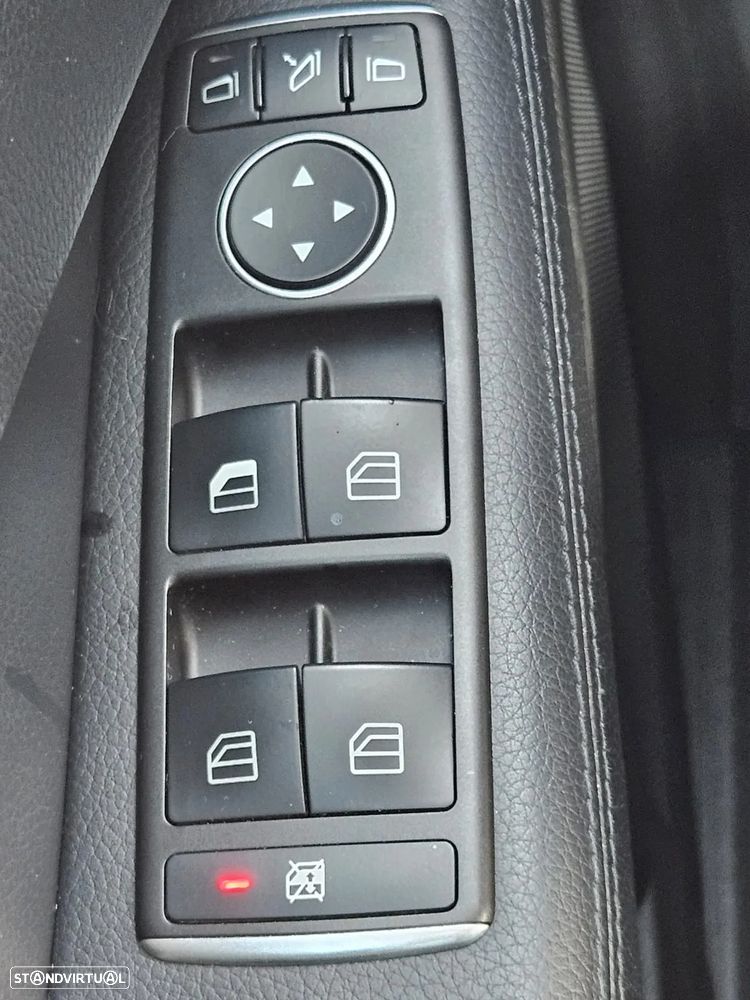 Mercedes-Benz E 220 BlueTEC Avantgarde Auto. - 10