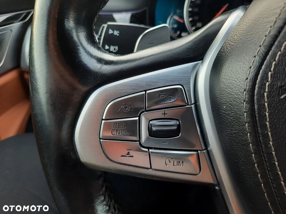 BMW Seria 7 730d xDrive - 27