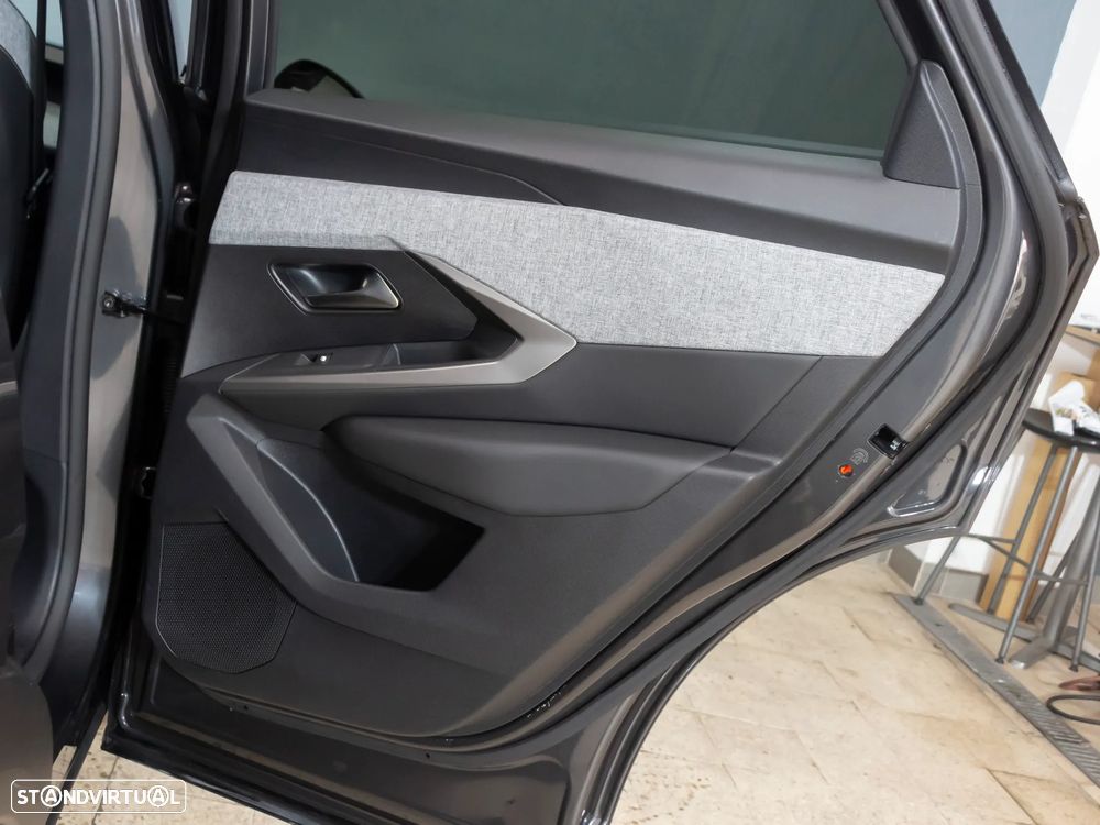 Peugeot 3008 1.2 Hybrid Allure e-DCS6 - 10