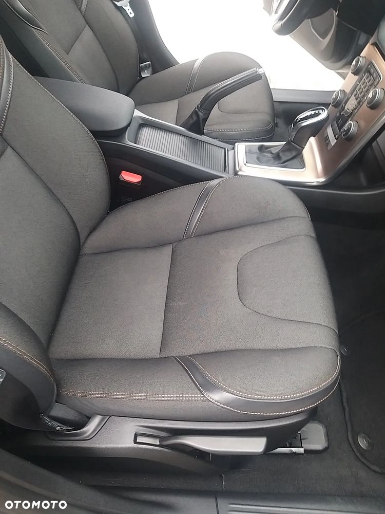 Volvo V40 Cross Country T4 AWD Momentum - 23