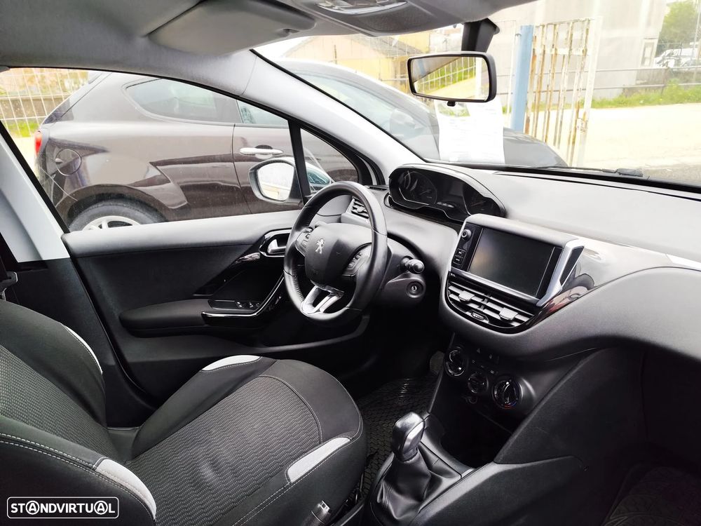 Peugeot 208 1.2 VTi SE Style - 8