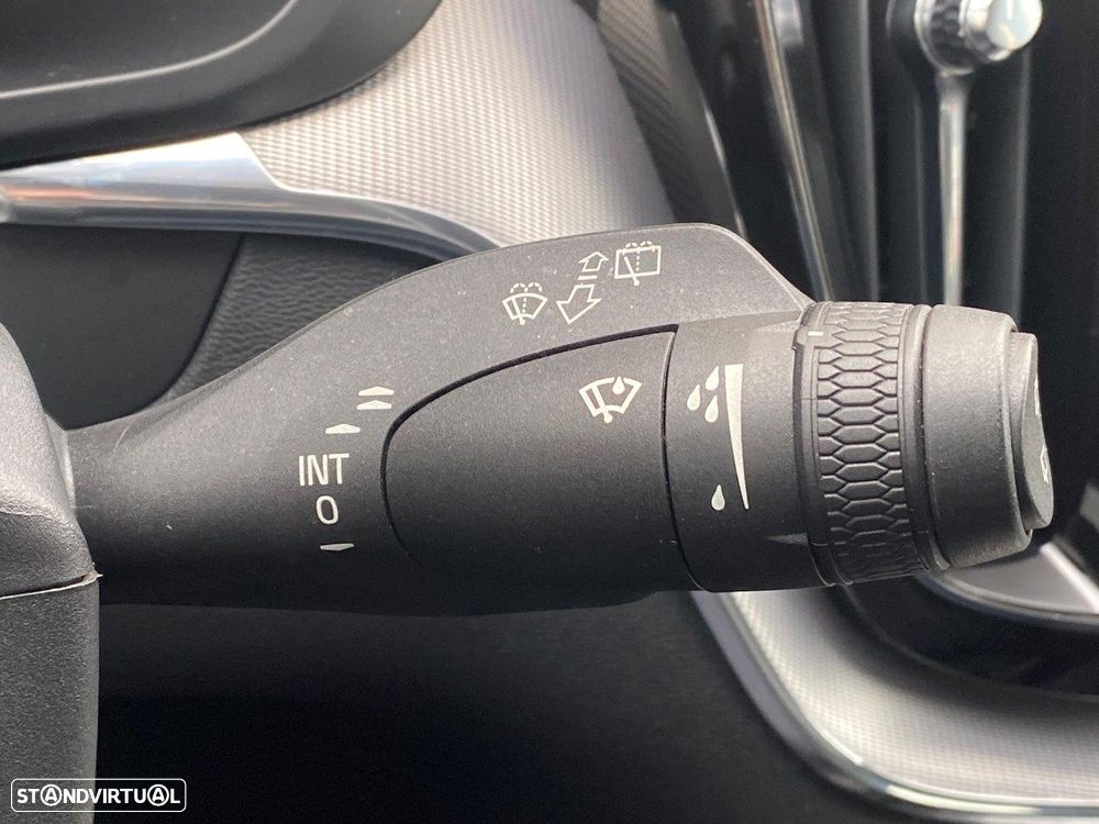 Volvo XC 60 2.0 D4 R-Design Geartronic - 28