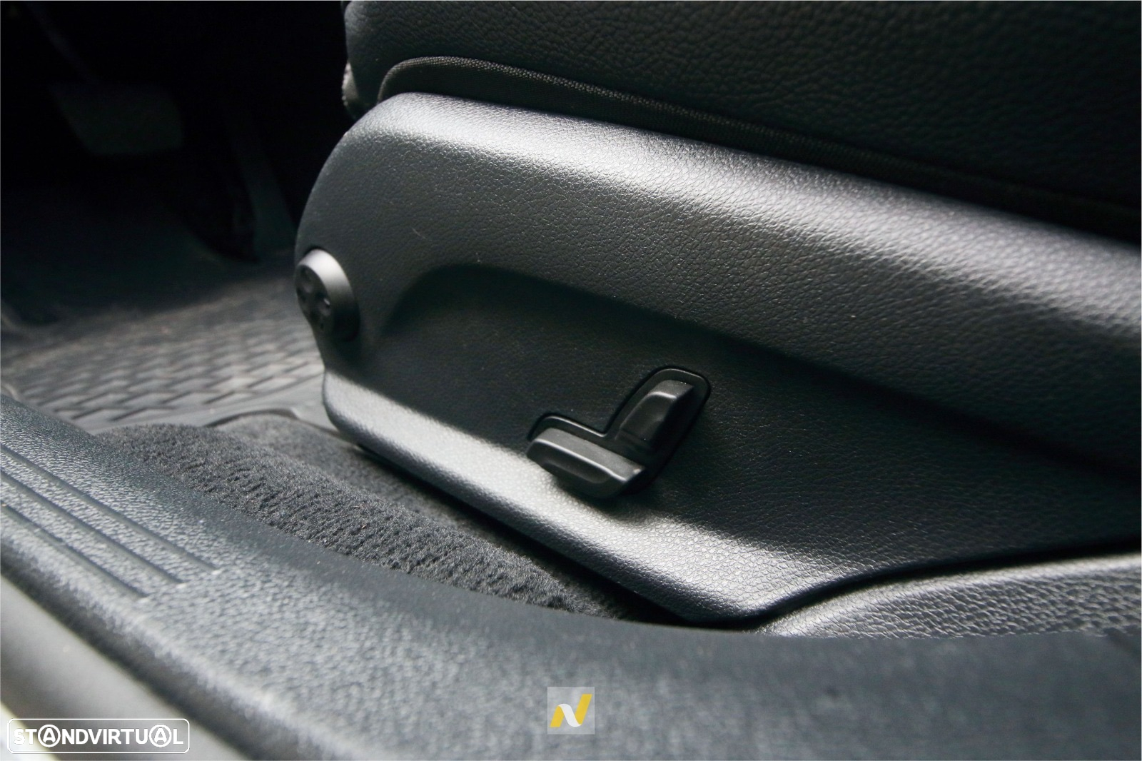 Mercedes-Benz E 220 d 4Matic T 9G-TRONIC Avantgarde - 7