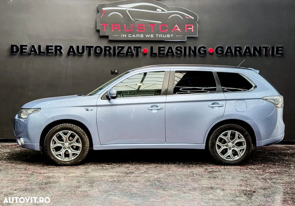 Mitsubishi Outlander - 3