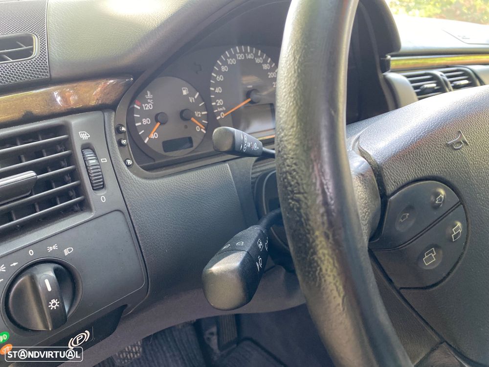 Mercedes-Benz E 240 - 12