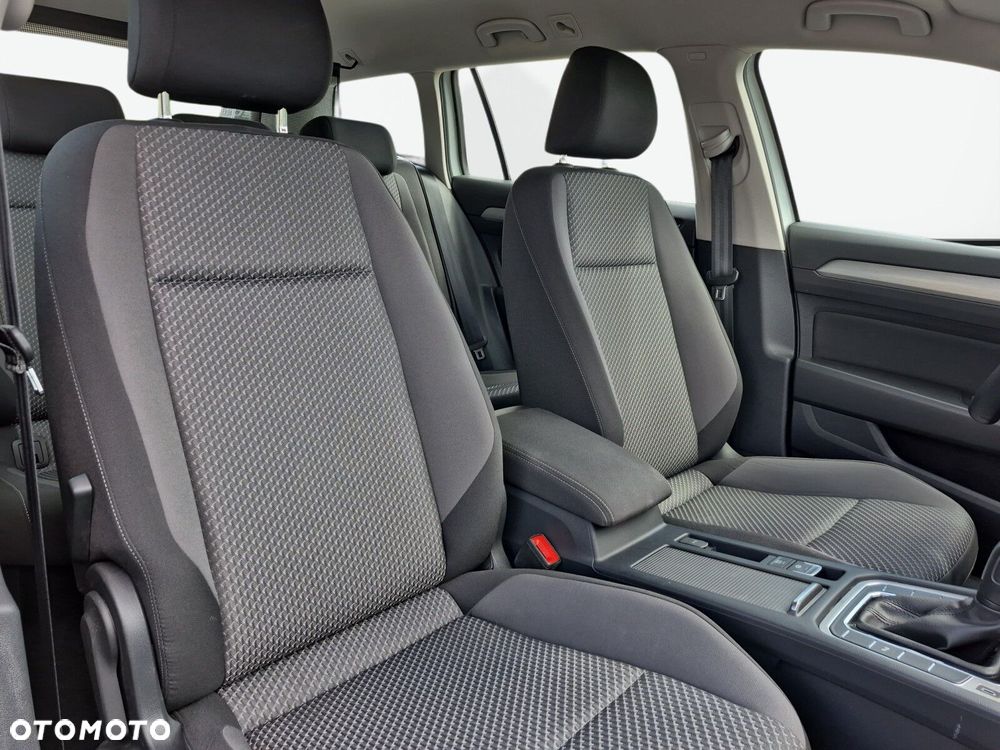 Volkswagen Passat Variant 2.0 TDI SCR Business DSG - 15