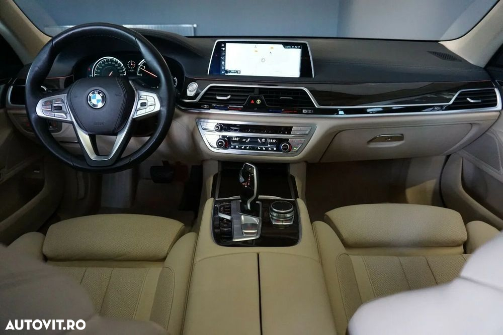 BMW Seria 7 740d xDrive - 31