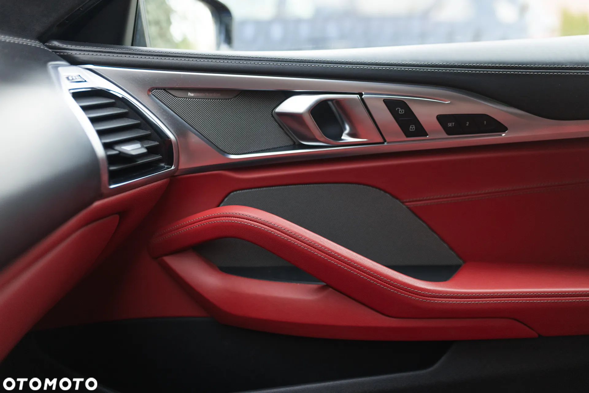 BMW Seria 8 M850i xDrive - 25