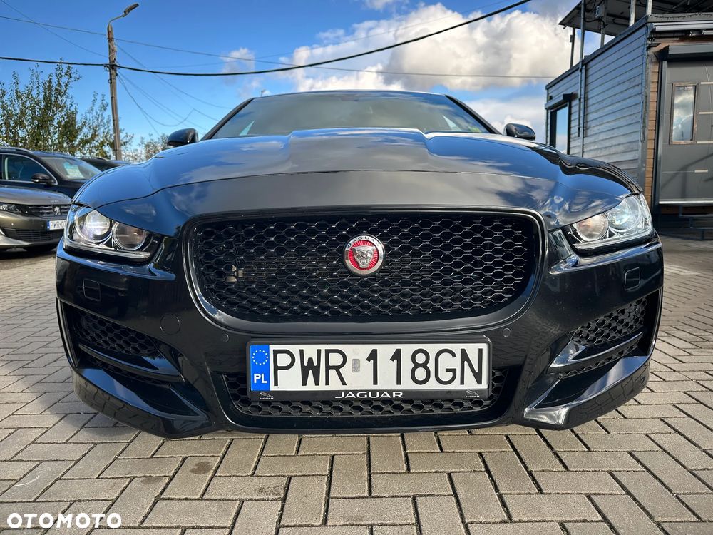 Jaguar XE - 38