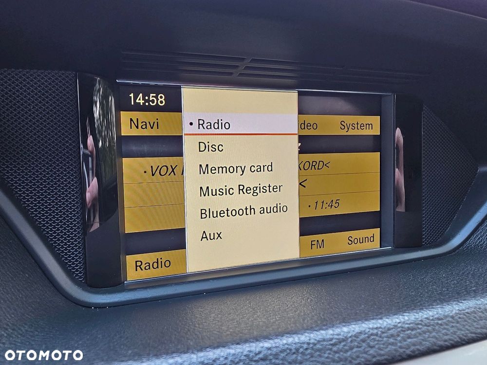 Mercedes-Benz Klasa E 250 CDI DPF BlueEFFICIENCY Avantgarde - 36