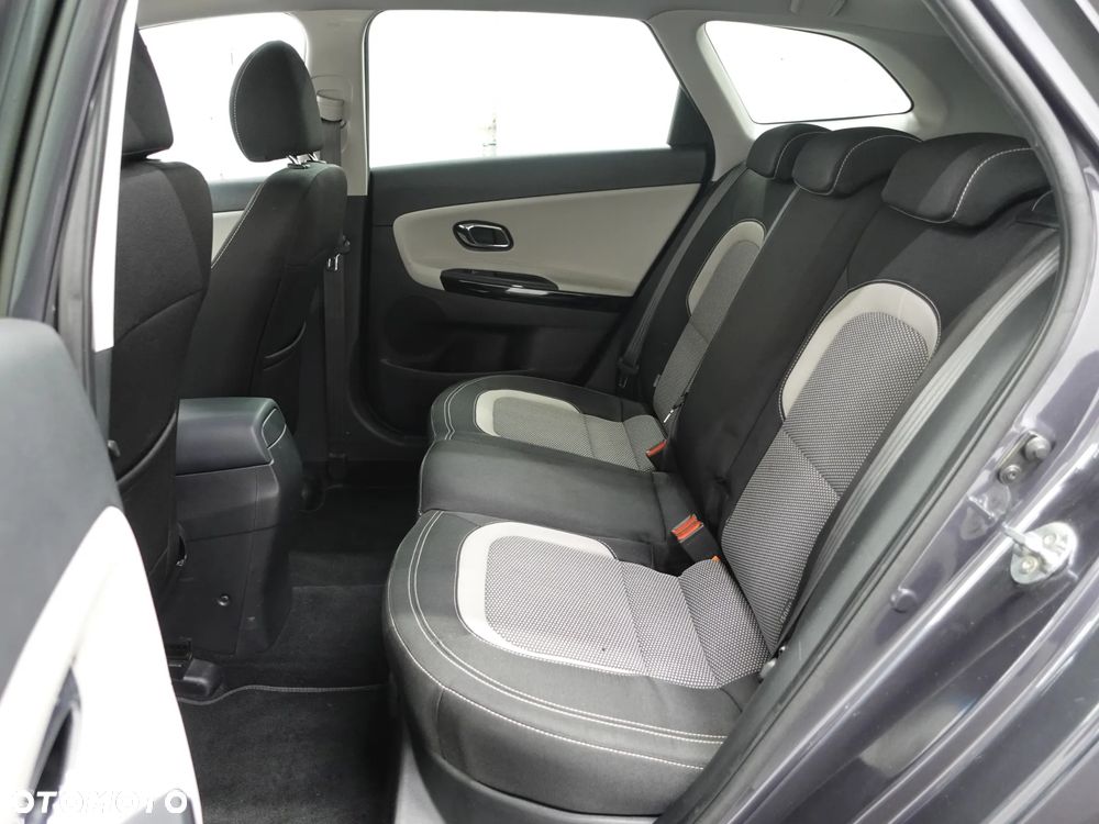 Kia Ceed 1.6 CRDi 136 DCT ISG Spirit - 22
