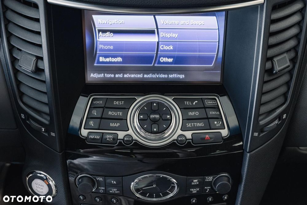 Infiniti QX70 - 17