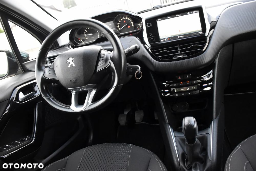 Peugeot 208 - 6