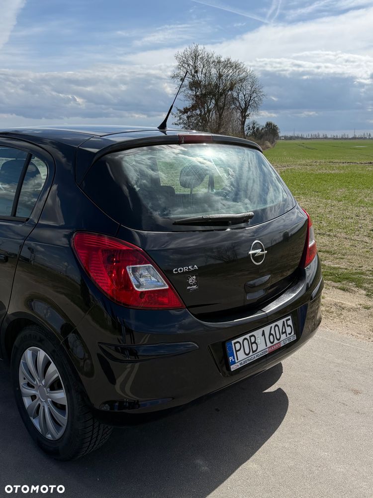 Opel Corsa 1.2 16V Cosmo - 11