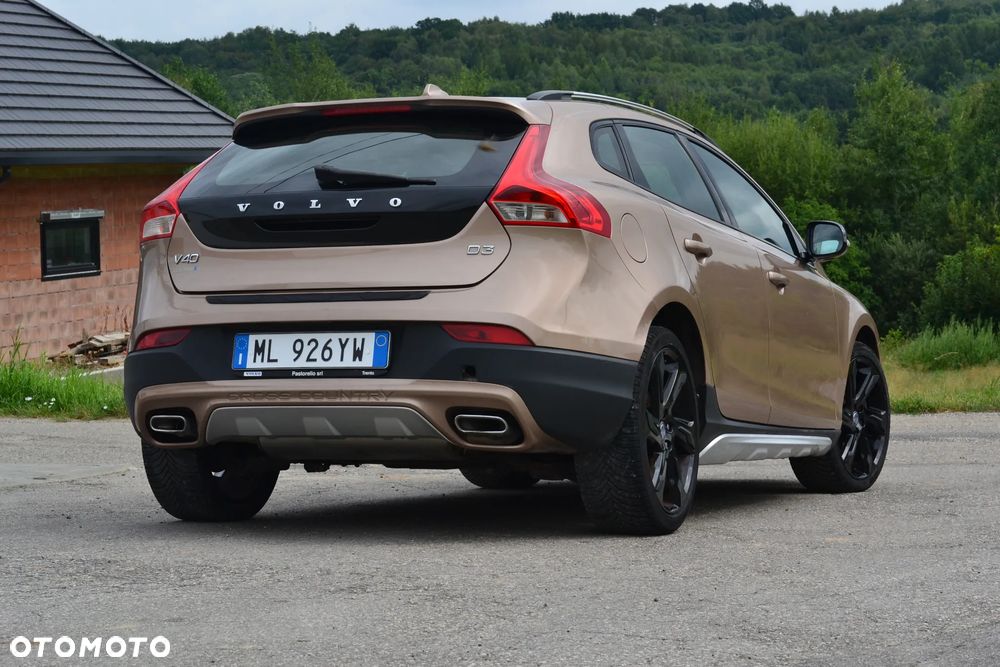 Volvo V40 Cross Country D3 Geartronic Momentum - 4
