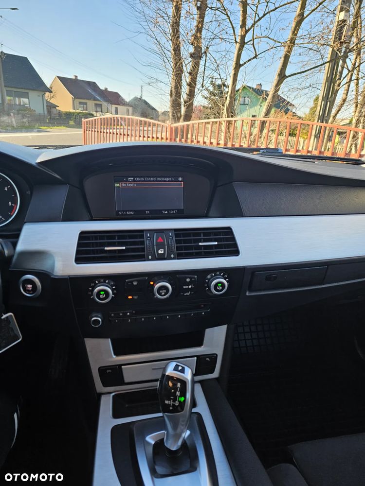 BMW Seria 5 520d Touring - 40