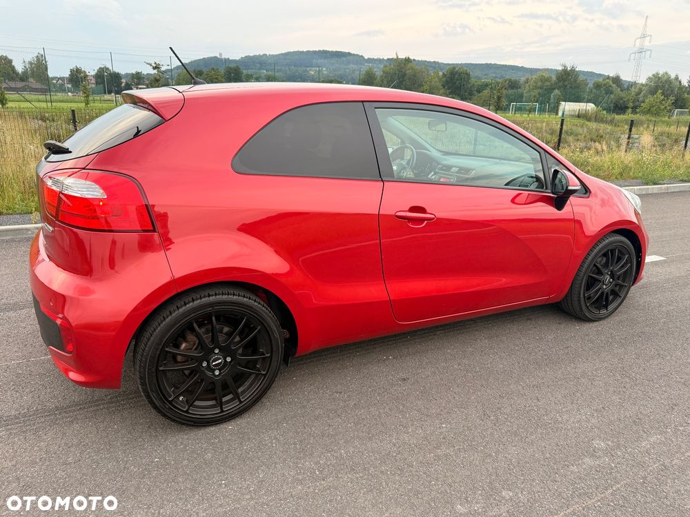 Kia Rio 1.2 L - 8
