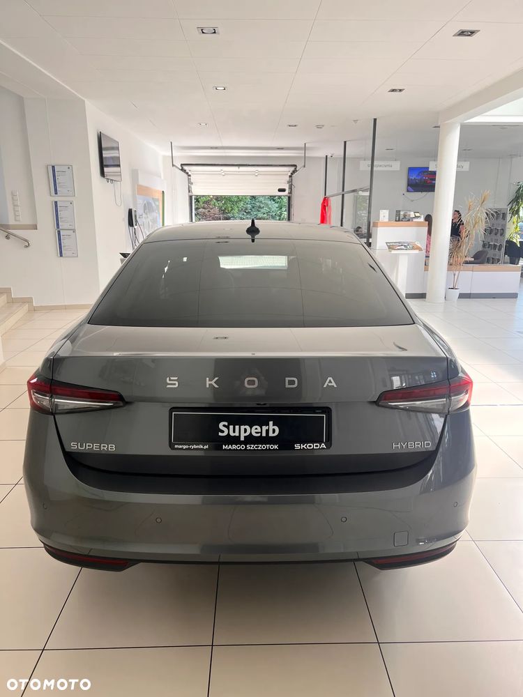 Skoda Superb 1.5 TSI mHEV Drive DSG - 5