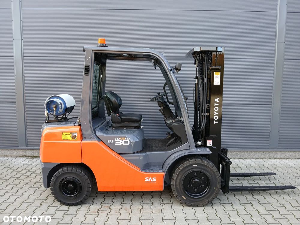 Toyota 02-8FGF30 - 2