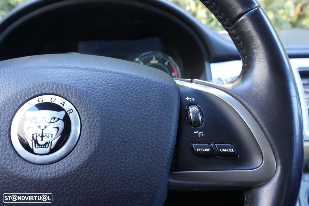 Jaguar XF 2.2 D Luxury - 13