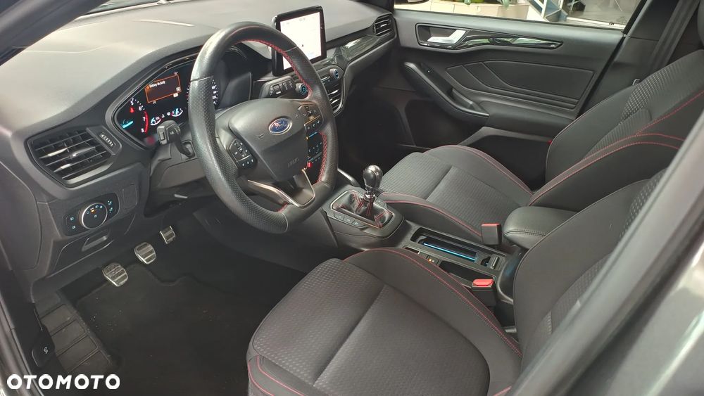 Ford Focus 1.5 EcoBoost ST-Line - 29
