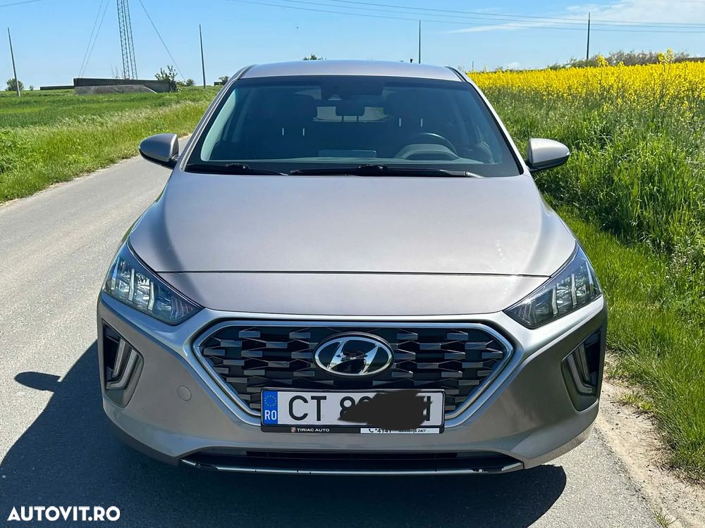 Hyundai IONIQ - 7