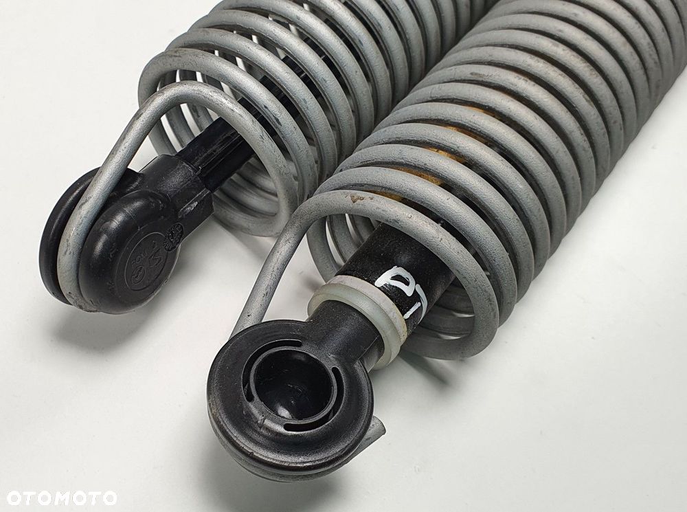 SPRĘŻYNY KLAPY TYŁ BMW 5 F10 PARA - 3