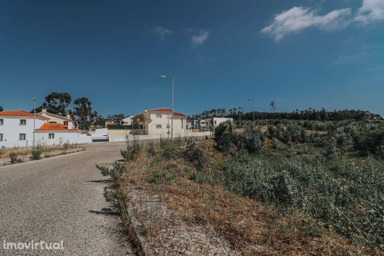 Terreno com capacidade de construção de uma ou várias moradias - Grande imagem: 3/15