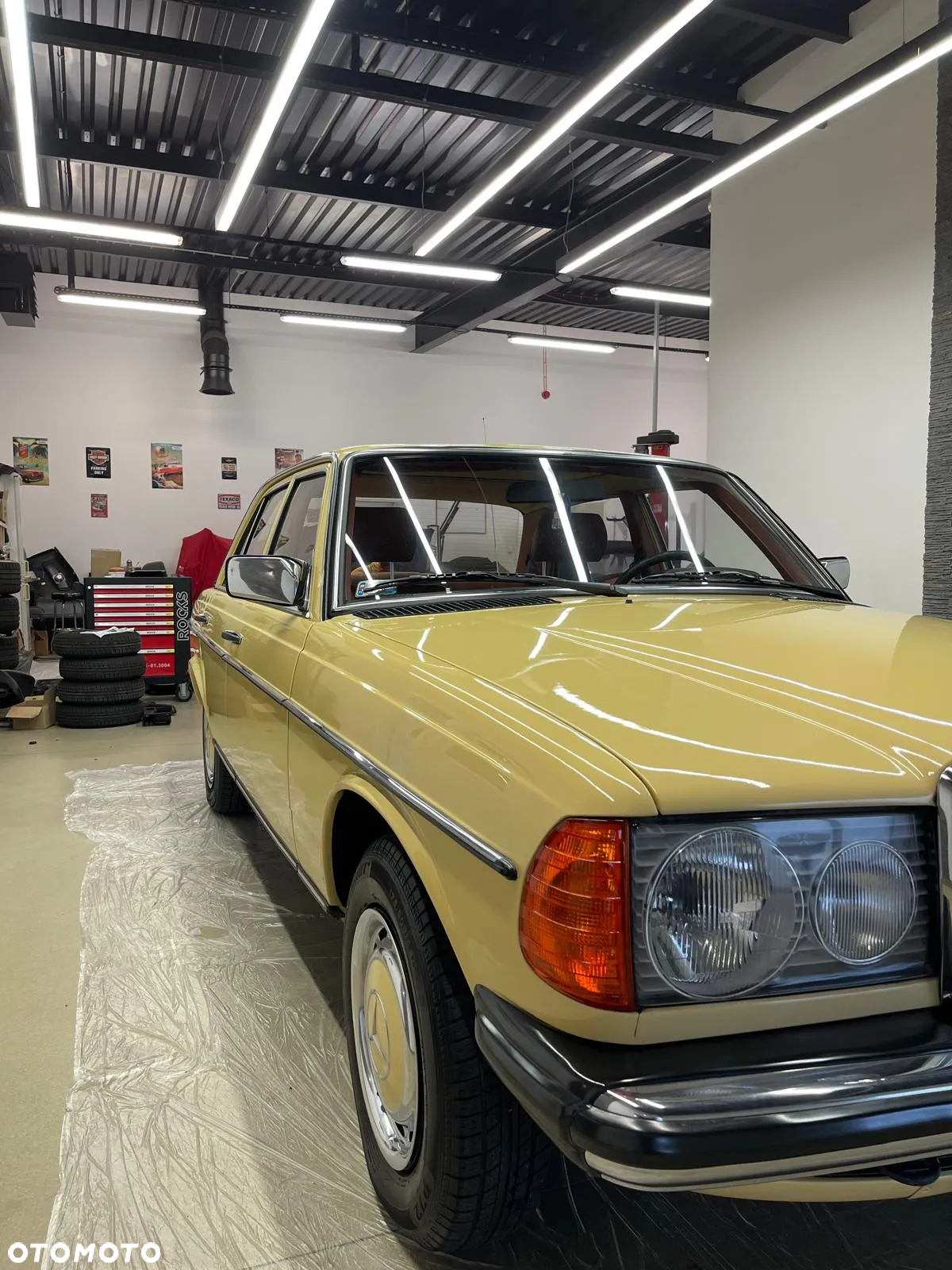Mercedes-Benz W123 - 2