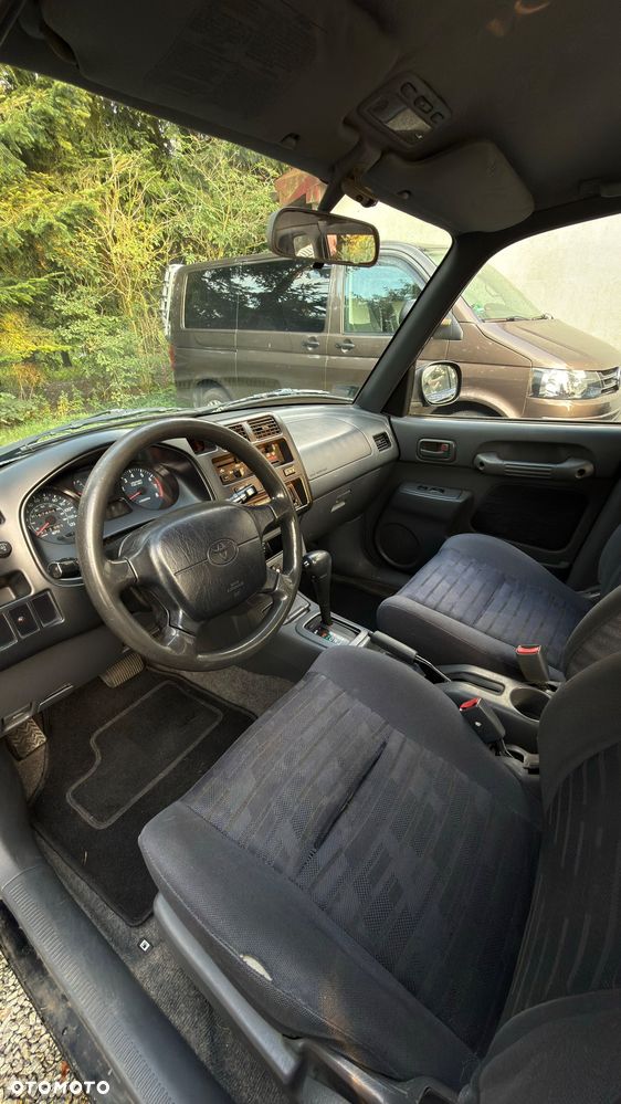 Toyota RAV4 2.0 - 9