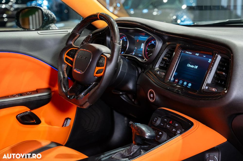 Dodge Challenger - 39