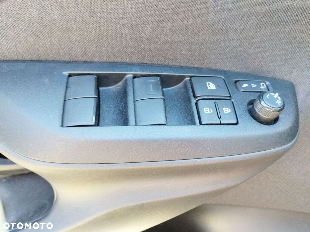 Toyota Yaris Cross Hybrid 1.5 Comfort 4x4 - 20