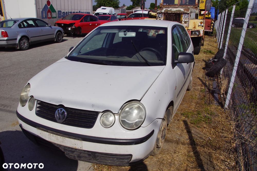 Auto na części - Volkswagen Polo IV 9N 1.2 54 KM AWY FSP LB9A 2002R Silnik Skrzynia Drzwi Maska Błotnik Zderzak Klapa Lampa Lusterko Klamka Szyba Deska Kokpit Sterownik Moduł Czujnik Licznik Panel Kierownica - 7