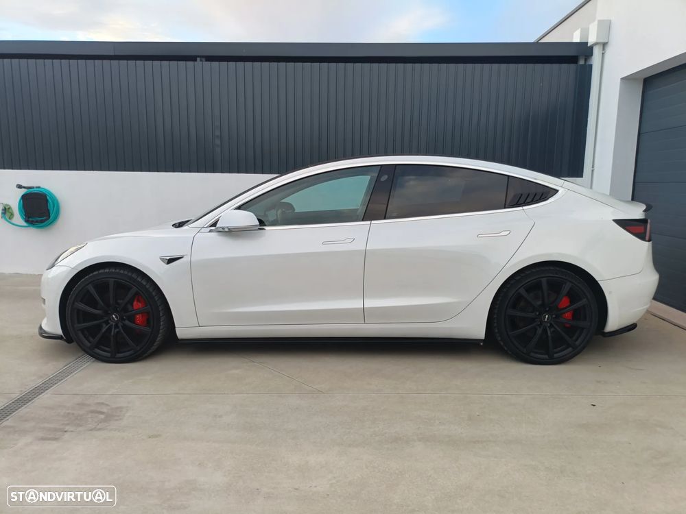 Tesla Model 3 - 4