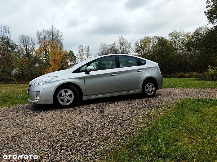 Toyota Prius - 4
