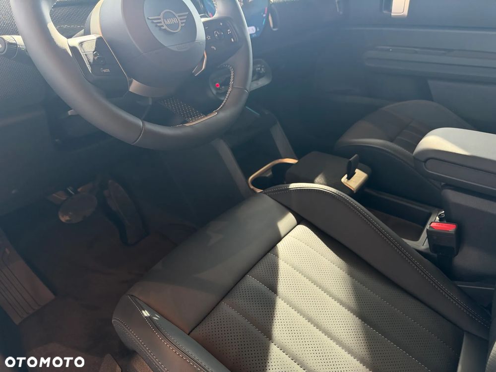 MINI Countryman C Favoured Trim - 19