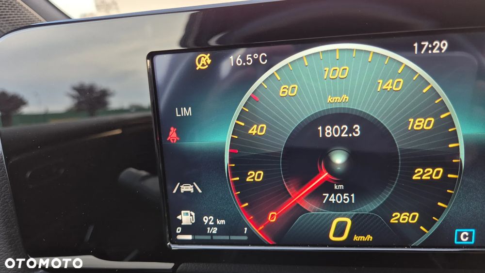 Mercedes-Benz Klasa B 180 Style 7G-DCT - 34