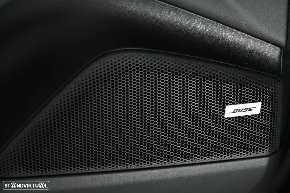 Porsche Macan Electric 4 - 27