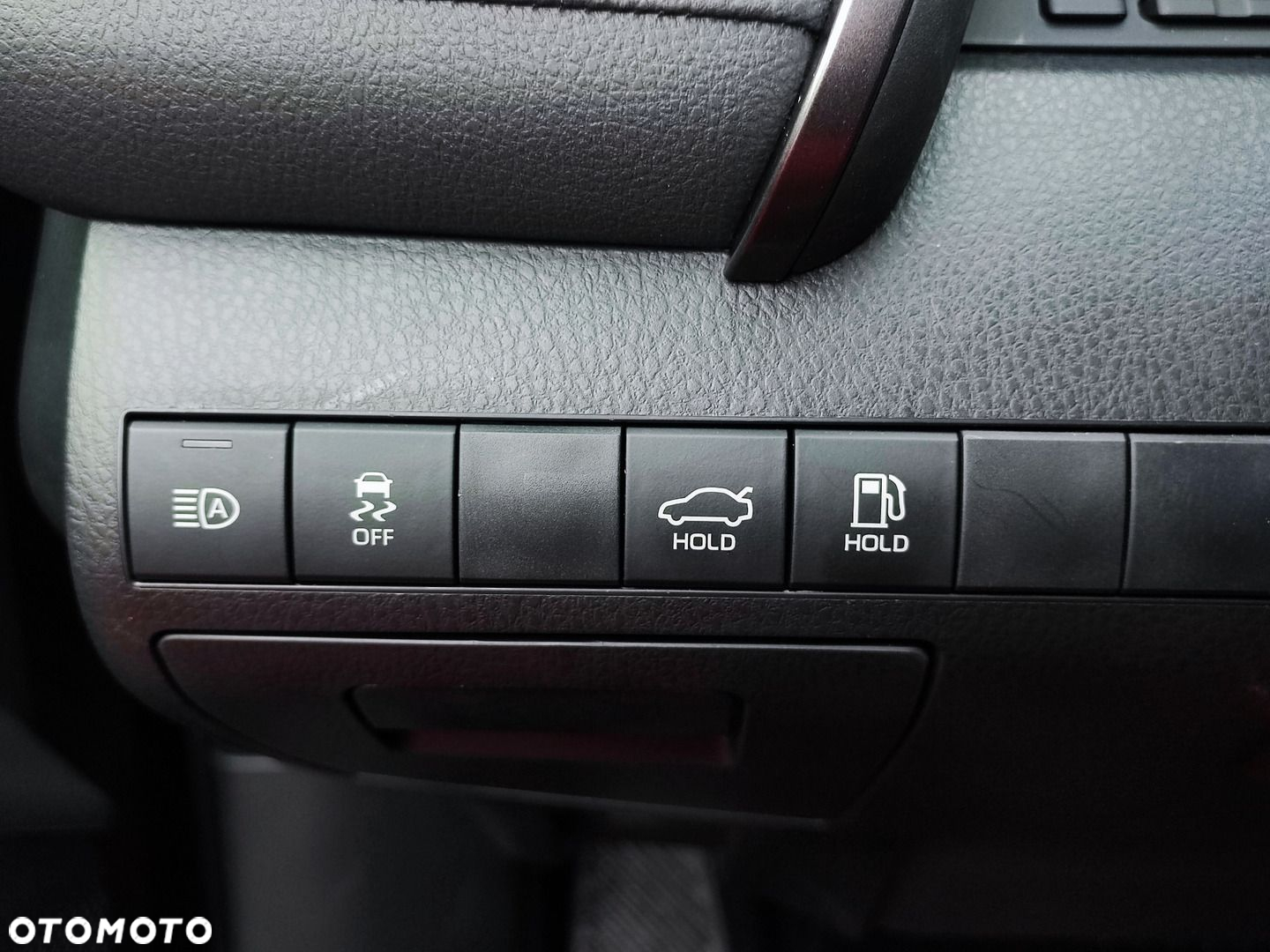 Toyota Camry - 20