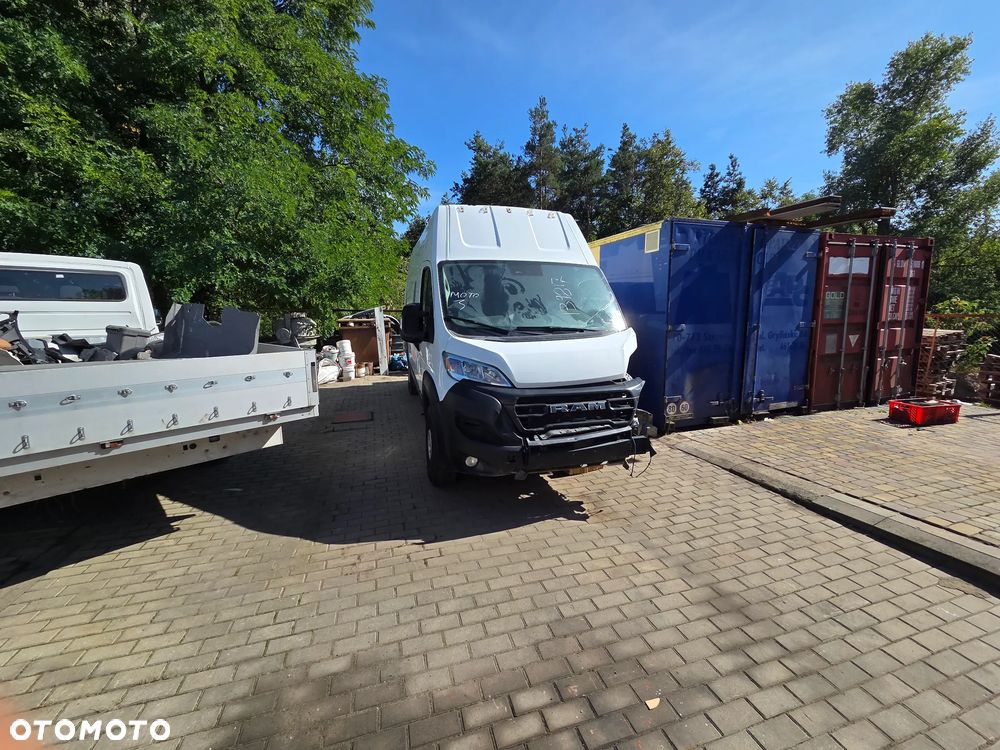 RAM PROMASTER 3500 - 1