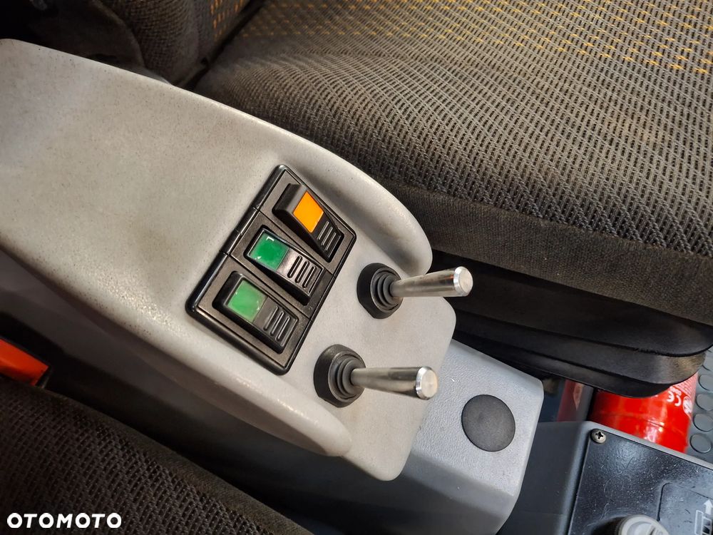 Inny Zamiatarka Hako Citymaster 2000 Klimatyzacja 2 Osie Skrętne Oświetlenie Ostrzegawcze Zamiatarka Chodnikowa 2016r - 18