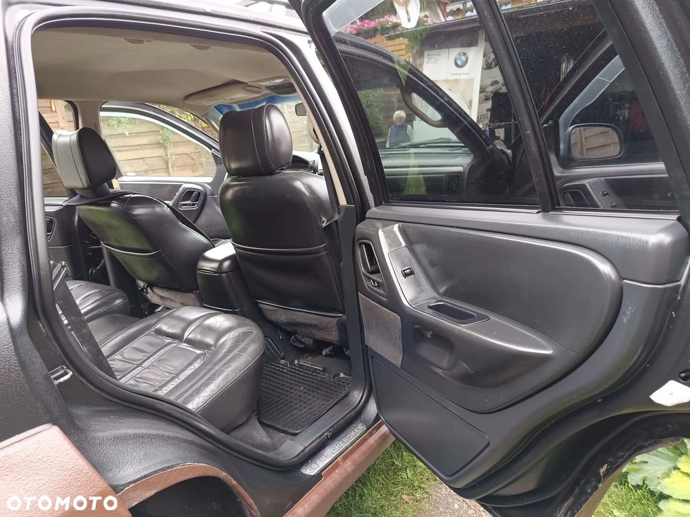 Jeep Grand Cherokee - 10