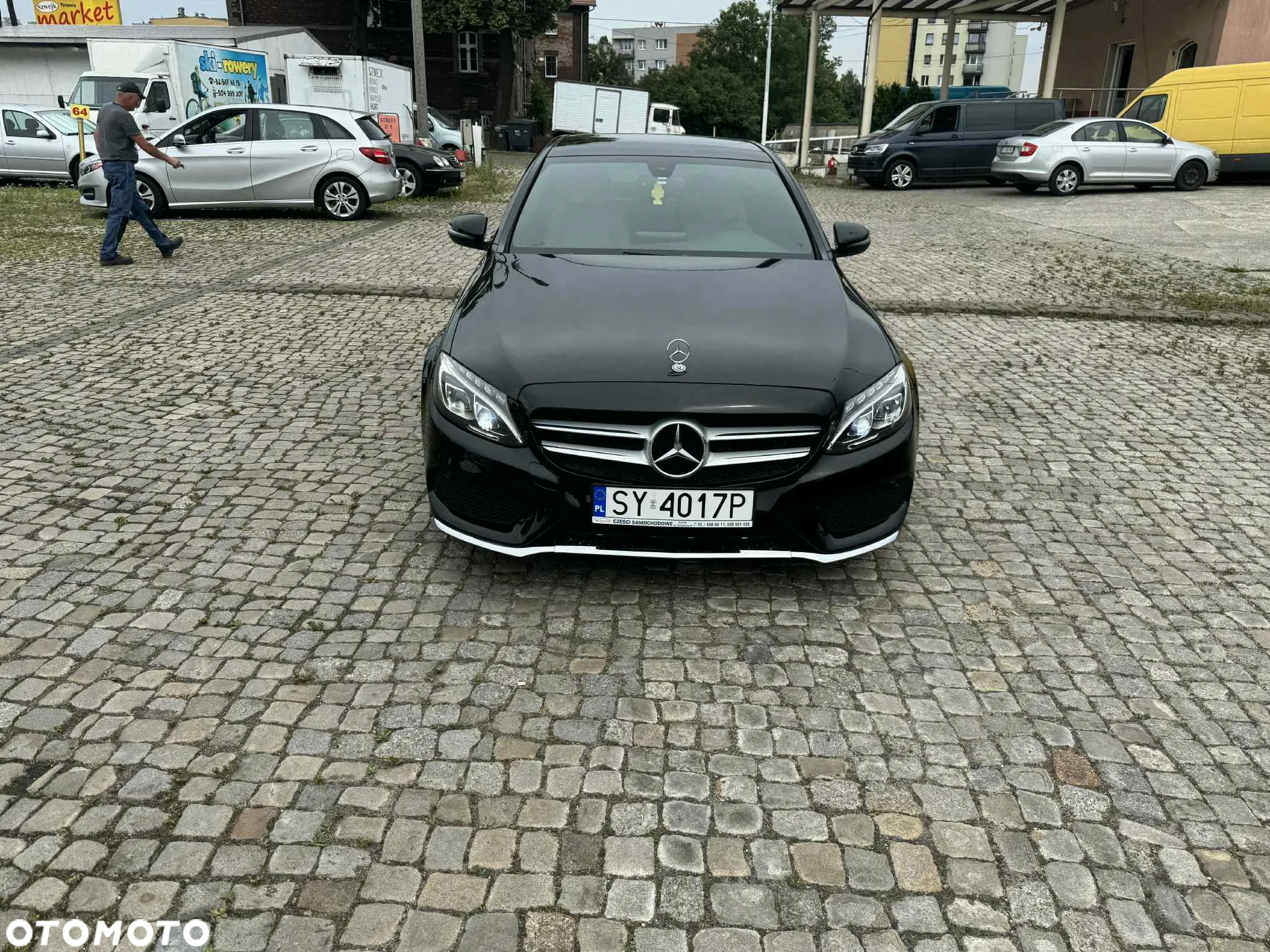 Mercedes-Benz Klasa C 300 4Matic 9G-TRONIC AMG Line - 2