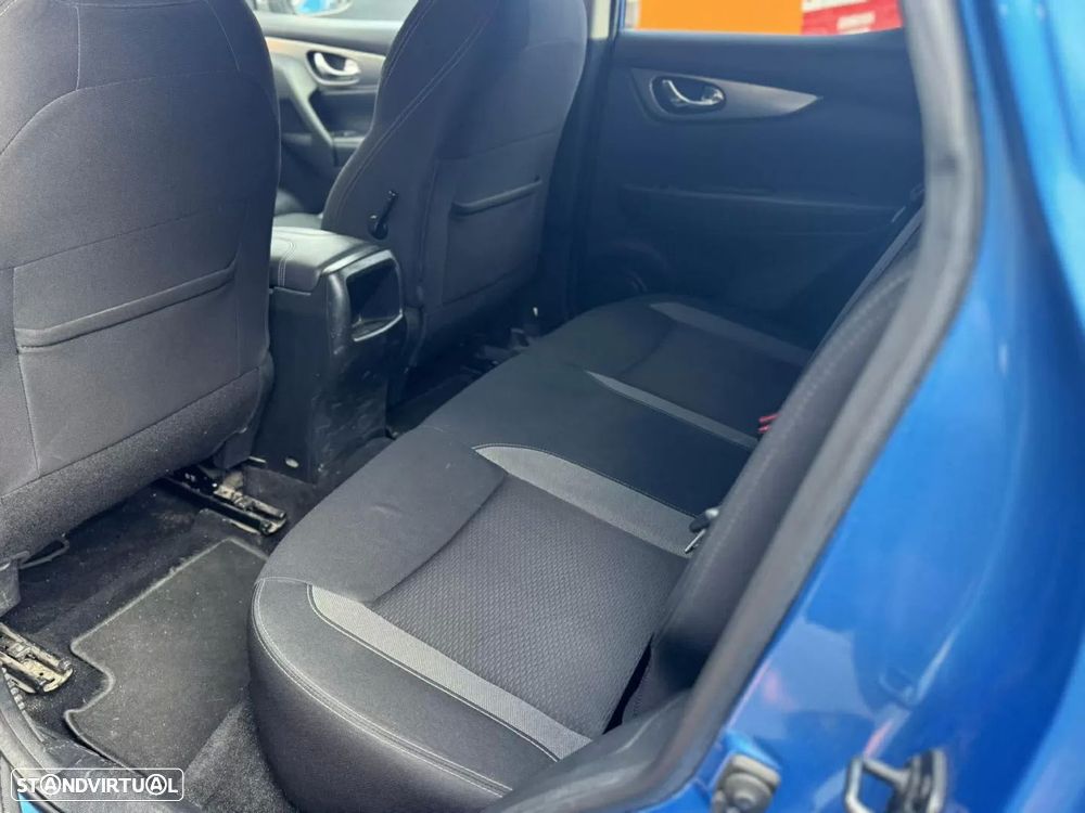 Nissan Qashqai 1.5 dCi N-Connecta J18 - 13