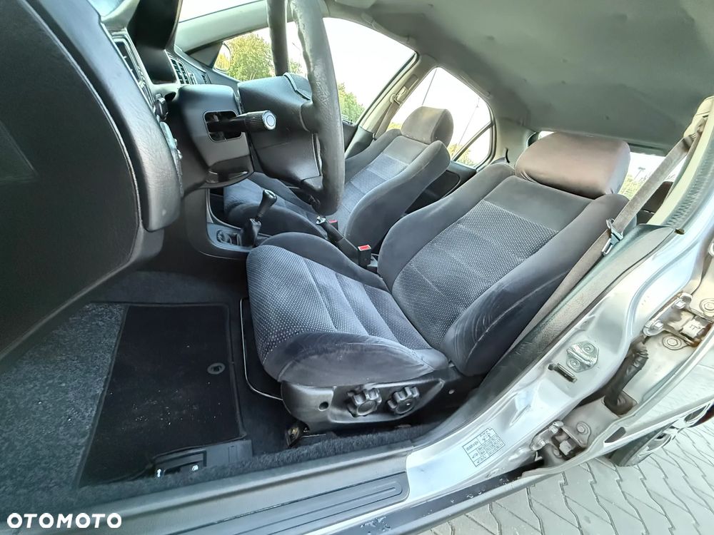 Honda Civic 1.4i S - 11
